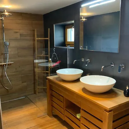 « a L'oree Du Bois »