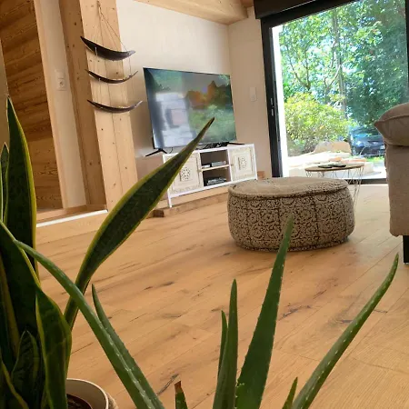 « a L'oree Du Bois »