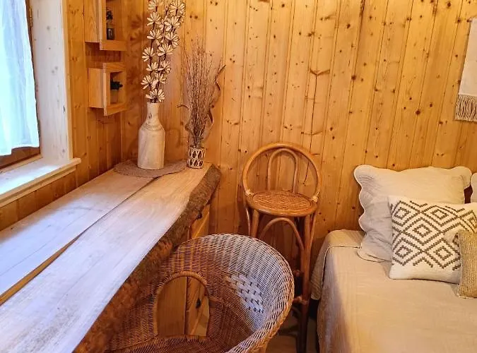 « a L'oree Du Bois » *