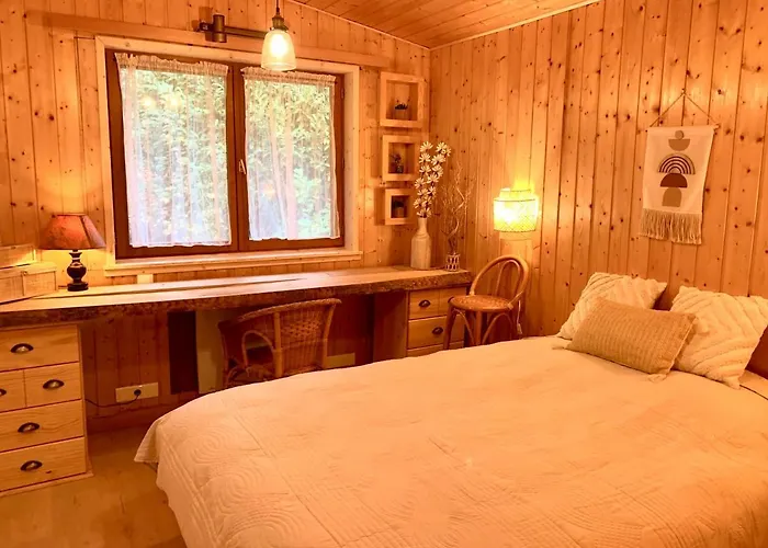 « a L'oree Du Bois »